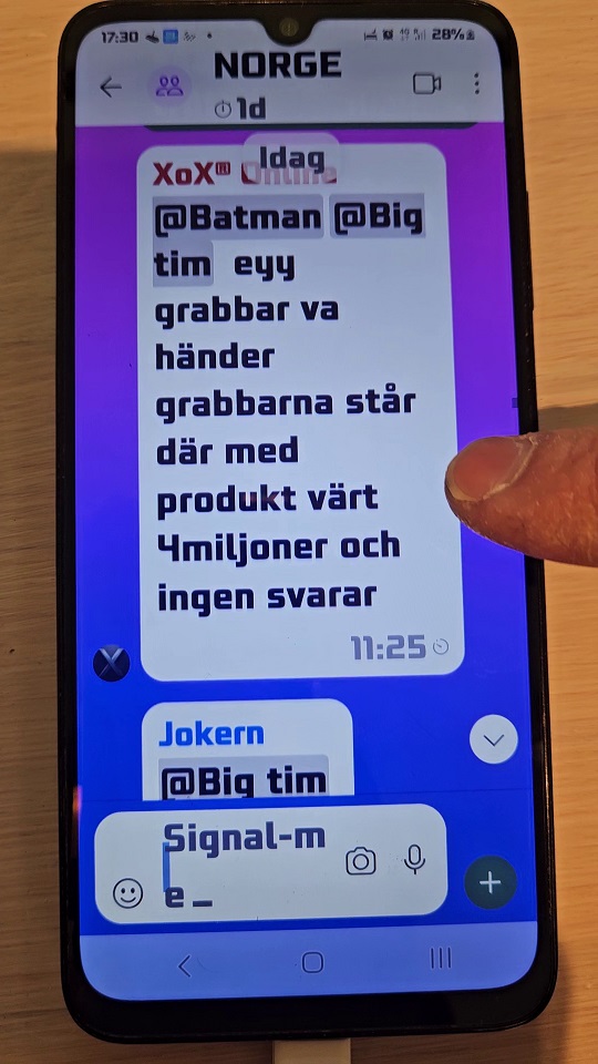 De misstänktas meddelanden om narkotikapartiet.