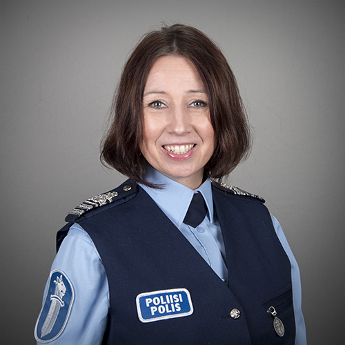 Poliisiylitarkastaja Mia Poutanen